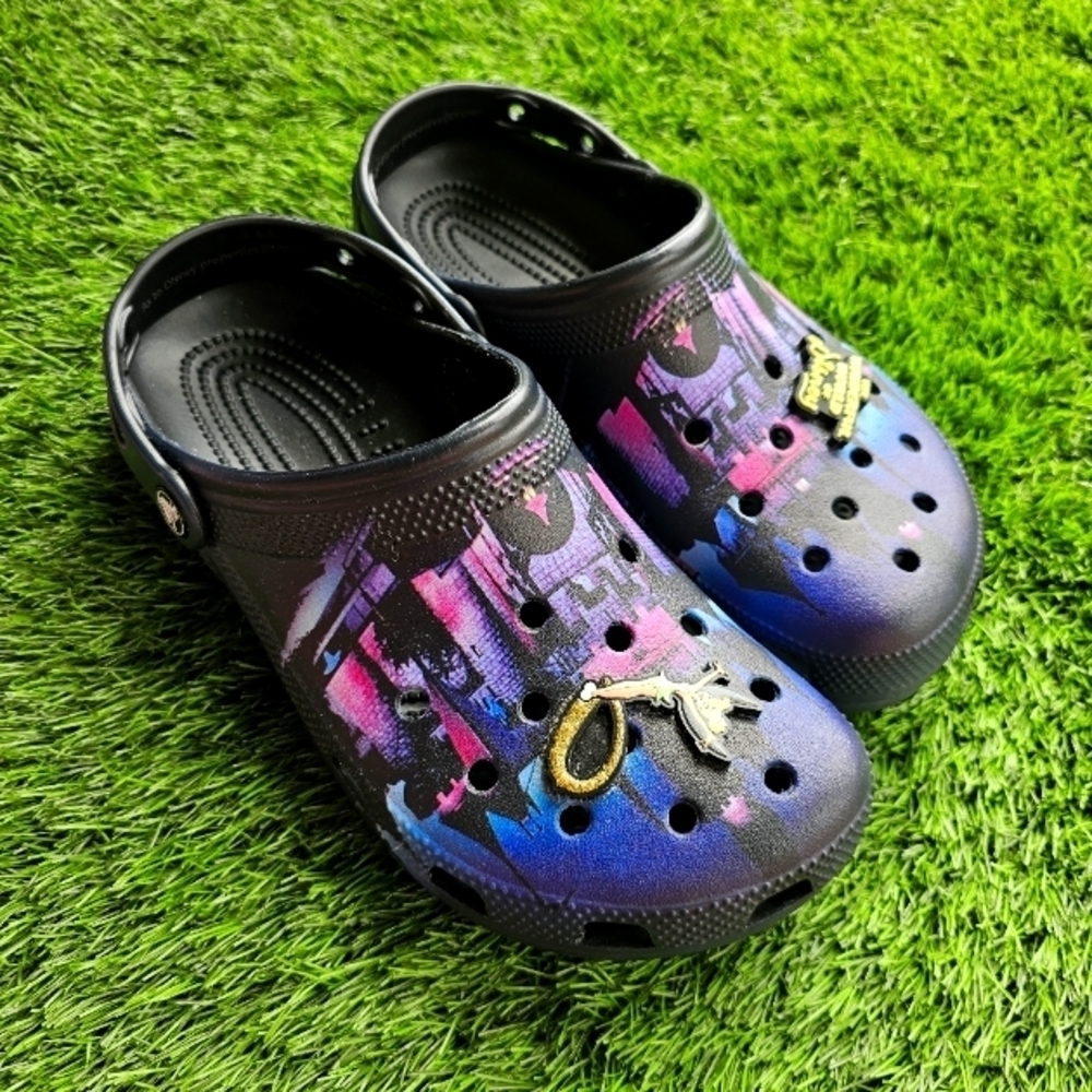 Walt Disneyland crocs size 8, women/ men's in very good condition used only once